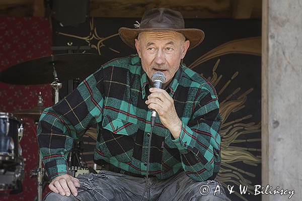 Adam Łysy Glinczewski podczas panelu "Bieszczady naszymi oczami", I Bieszczadzki Festiwal Filmowy Ale Czad w Dwerniku, Bieszczady