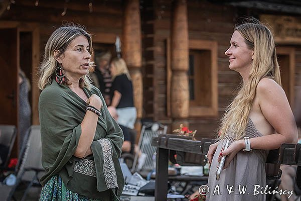 II Bieszczadzki Festiwal Filmowy Ale Czad, Stanica kresowa Chreptiów, na widowni, Edyta Maria Wyban Bosonoga i Natalia Bułyk