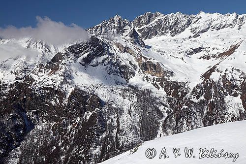 pejzaż Alp, ośrodek narciarski Breuil-Cervinia, Włochy