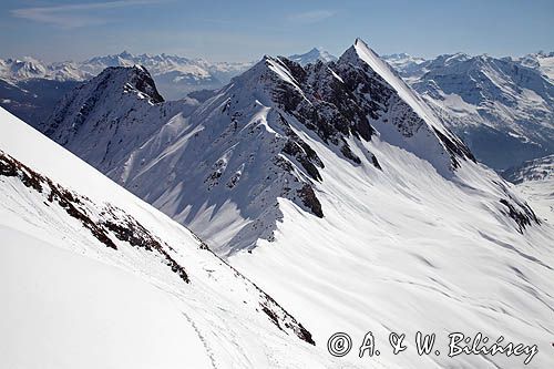 pejzaż Alp, ośrodek narciarski Courmayeur, Włochy, widok z Cresta D'Arp