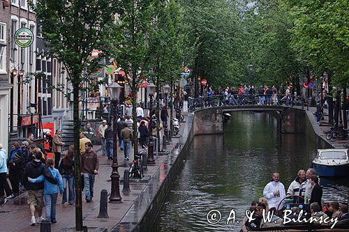 nad kanałem, Czerwona dzielnica, Red Light District, Amsterdam, Holandia