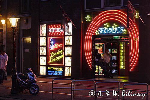 uliczka w centrum, Czerwona dzielnica, Red Light District, Amsterdam, Holandia