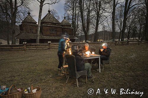 Kolacja przy cerkwi w Smolniku, Bieszczady Dniem i Nocą, Bieszczady