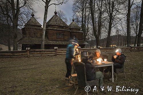 Kolacja przy cerkwi w Smolniku, Bieszczady Dniem i Nocą, Bieszczady