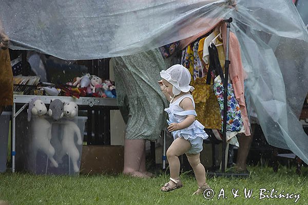 W deszczu, 7 Bieszczadzki Festiwal Sztuk w Czarnej, Bieszczady