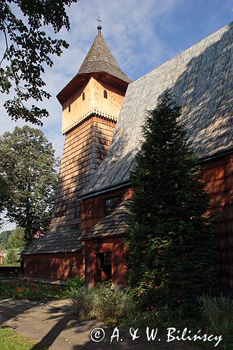 Binarowa późnogotycki zabytkowy kościół drewniany z około 1500 roku, powiat Gorlice
