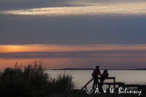 Zachód słońca na wyspie Birkholm, Archipelag Południowej Fionii, Dania