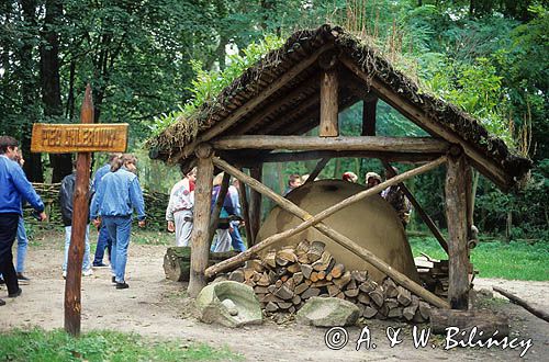 Biskupin, Muzeum archeologiczne, piec chlebowy