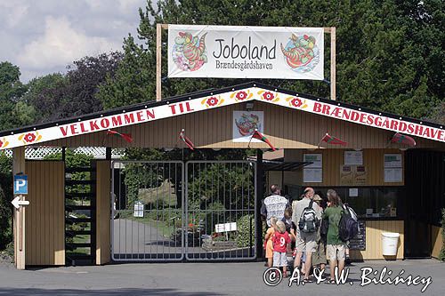 wejście do parku rozrywki Joboland koło Svaneke na wyspie Bornholm, Dania