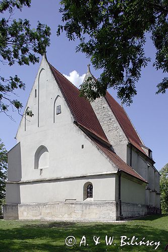 Chotel Czerwony kościół gotycki z 1440 roku Ponidzie