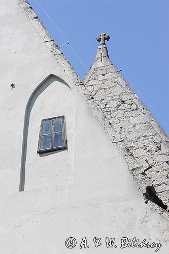 Chotel Czerwony kościół gotycki z 1440 roku Ponidzie