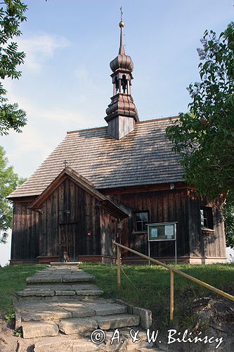 Chotelek Zielony zabytkowy kościół drewniany Ponidzie