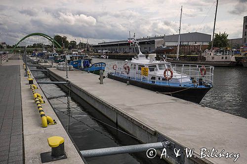 Darłowo, nowy port rybacki w mieście, rzeka Wieprza