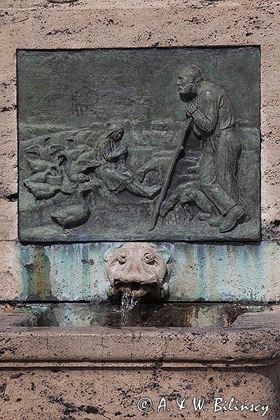 Darłowo, pomnik fontanna Rybaka, fragment