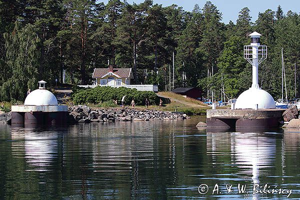 wejście do portu Domsand jeziorem Vattern, Wetter, Szwecja