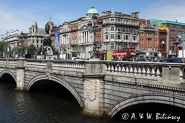 O'Connell Bridge, nabrzeża nad rzeką Liffey, Dublin, Irlandia
