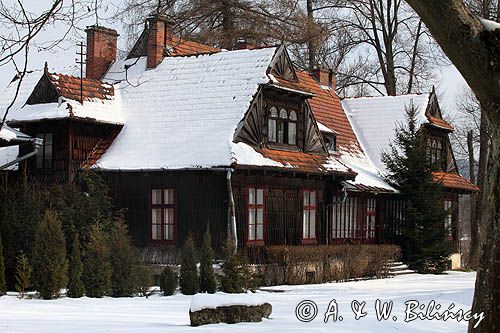 drewniana plebania w stylu zakopiańskim z 1917 roku, wieś Dydnia, Pogórze Dynowskie