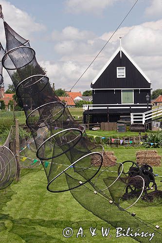 sieci rybackie, skansen Buitenmuzeum przy Zuiderzeemuzeum w Enkhuizen, Ijseemeer, Holandia