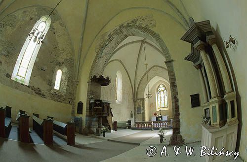 Liiva, kościół z XIII w., wyspa Muhu, Estonia