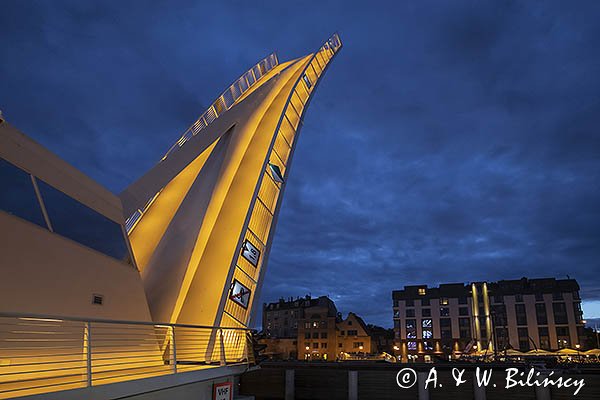 Kładka na Ołowiankę, most zwodzony, nad Motławą, Gdańsk