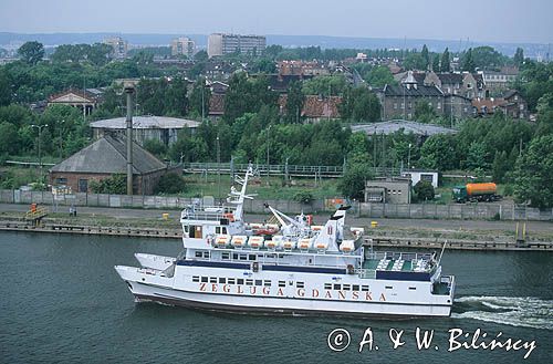 Gdańsk Martwa Wisła żegluga gdańska statek wycieczkowy panorama miasta