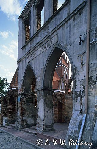 Gniew, podcienia gotyckiej zabytkowej kamienicy