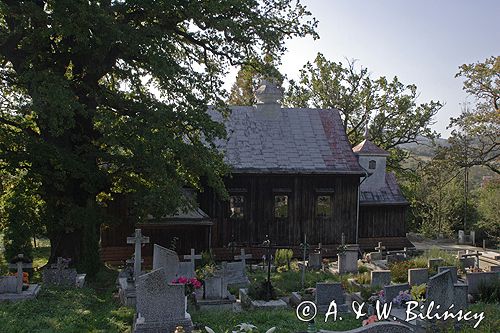 Górzanka, Cerkiew pw. Męczennicy Paraskewi z 1838 roku, odnowiona w 1912 roku, drewniana trójdzielna unicka cerkiew konstrukcji zrębowej fundacji Piotra Glajzera, dziedzica wsi, Bieszczady