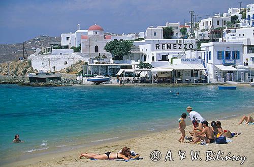 Grecja plaża i miasteczko Mykonos, wyspa Mykonos Cyklady