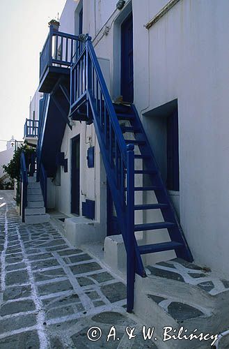 Grecja, wyspa Mykonos, Cyklady , zaułek ze schodami