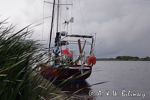 s/y Safran - Trismus 37 przy pomoście dla jachtów w Grootschar, Holandia