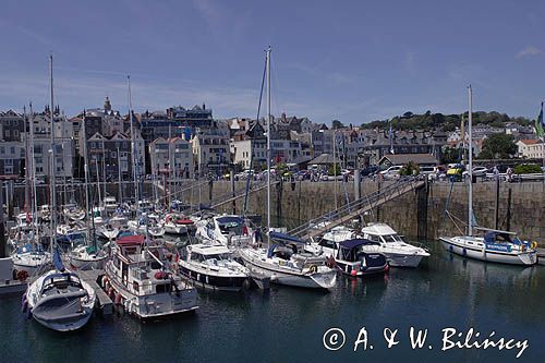 Victoria Marina w St. Peter Port, wyspa Guernsey, Channel Islands, Anglia, Wyspy Normandzkie, Kanał La Manche