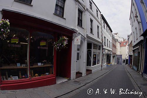 w St. Peter Port, wyspa Guernsey, w tle wyspa Jethou, Channel Islands, Anglia, Wyspy Normandzkie, Kanał La Manche