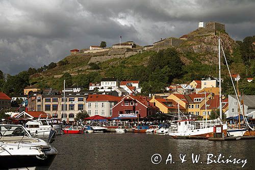 Fort- Twierdza Fredriksten w Halden i port jachtowy, Południowa Norwegia