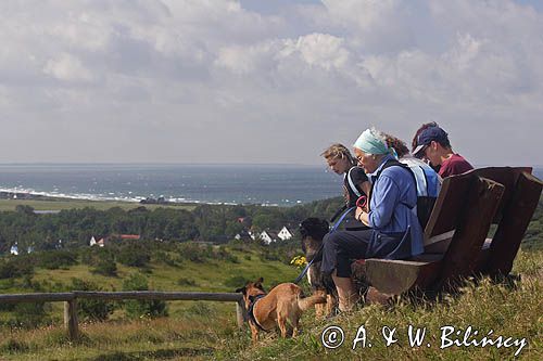 widok ze wzgórza nad Kloster na wyspie Hiddensee, Bałtyk, Mecklenburg-Vorpommern, Niemcy