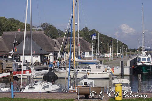 port jachtowy w Kloster na wyspie Hiddensee, Mecklenburg-Vorpommern, Niemcy