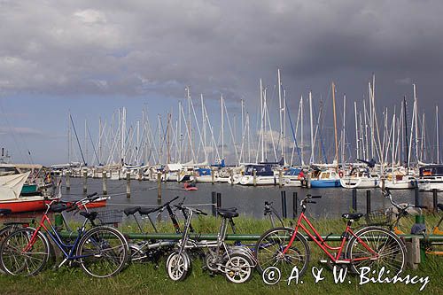 port jachtowy w Vitte na wyspie Hiddensee, Mecklenburg-Vorpommern, Niemcy