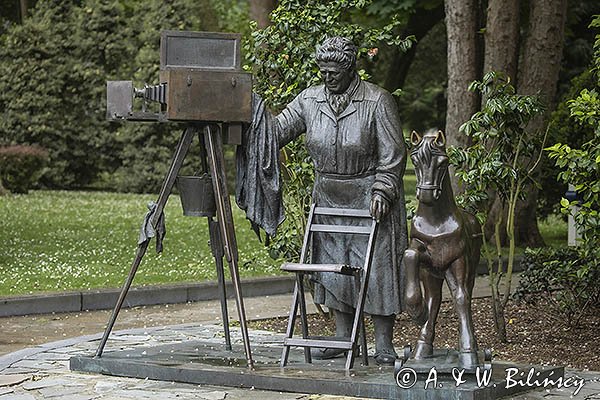 Rzeźba w parku w Oviedo, Asturia, Hiszpania