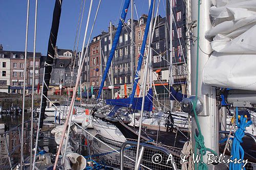 Honfleur, port na StarówceGórna Normandia, Francja