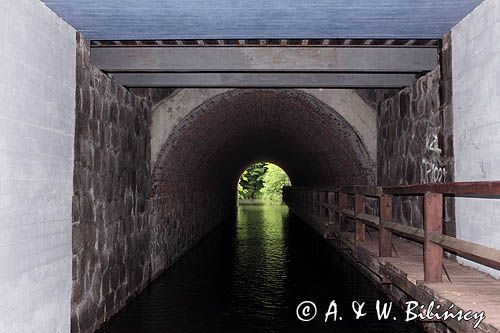 tunel, przeprawa wodna, Stare Jabłonki, Mazury, tunel między jeziorami Szeląg Mały oraz Szeląg Wielki, koniec/początek kanału Ostródzko-Elbląskiego