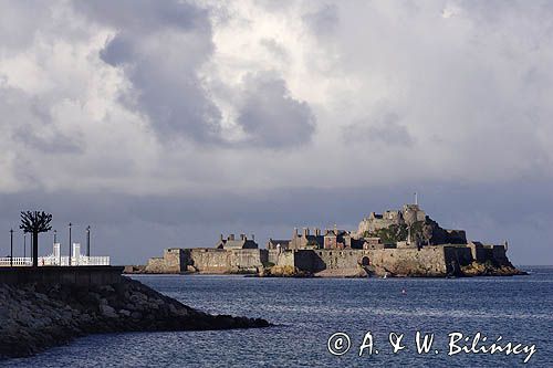 twierdza Elizabeth Castle w St. Helier, wyspa Jersey, Channel Islands, Wyspy Normandzkie