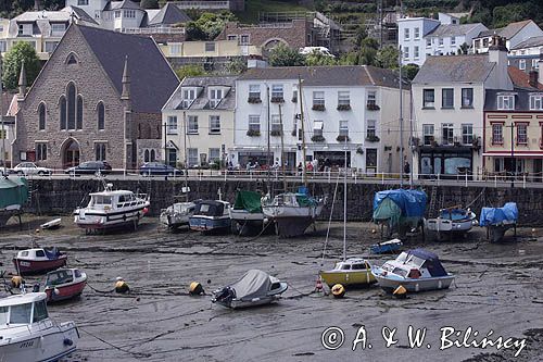 port w St. Aubin w czasie odpływu, wyspa Jersey, Channel Islands, Anglia, Wyspy Normandzkie, Kanał La Manche