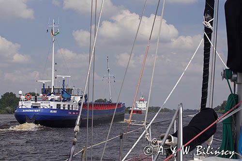 barki na kanale Kilońskim, Schleswig-Holstein, Niemcy