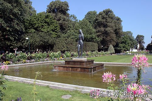 Karlskrona, fontanna w parku, Szwecja Hoglands Park