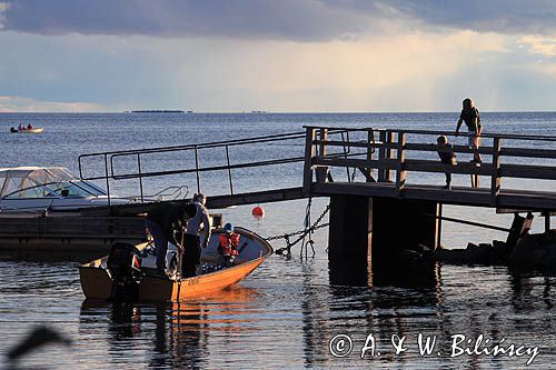 łącznik z pomostem pływającym, przystań na wyspie Kluntarna, Archipelag Lulea, Szwecja, Zatoka Botnicka