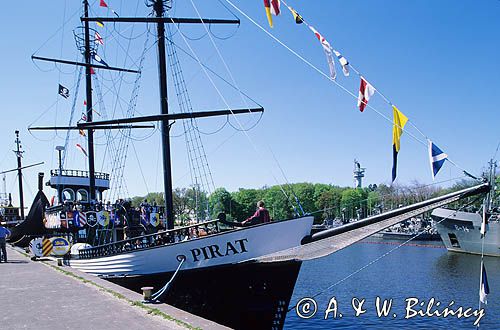 Kołobrzeg port statek wycieczkowy Pirat