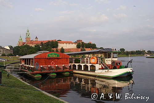 Cracow, barki - restauracje na Wiśle pod Wawelem