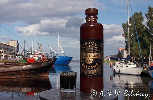 czarny balsam ryski, pomost dla jachtów w Roja, Zatoka Ryska, Łotwa Riga Black Balsam, Roja harbour, Riga Bay, Latvia
