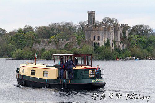 ruiny zamku na wyspie na Lough Key, rejon Górnej Shannon, Irlandia