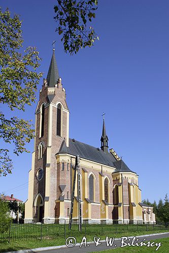 Lutowiska, Kościół murowany pw św. Stanisława Biskupa, wybudowany w stylu neogotyckim w latach 1911 - 1913, Bieszczady szlak turystyczny 'Trzy kultury'