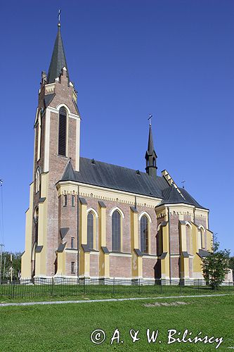 Lutowiska, Kościół murowany pw św. Stanisława Biskupa, wybudowany w stylu neogotyckim w latach 1911 - 1913, Bieszczady szlak turystyczny 'Trzy kultury'